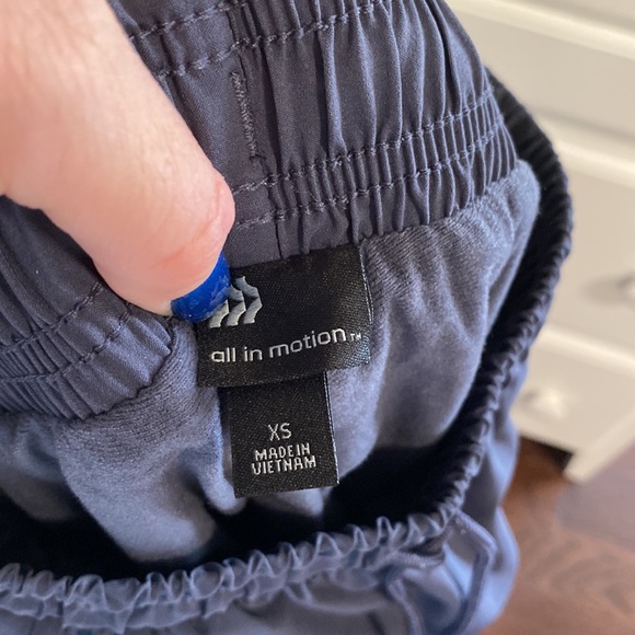 Woman’s all in motion lined joggers - Picture 11 of 12